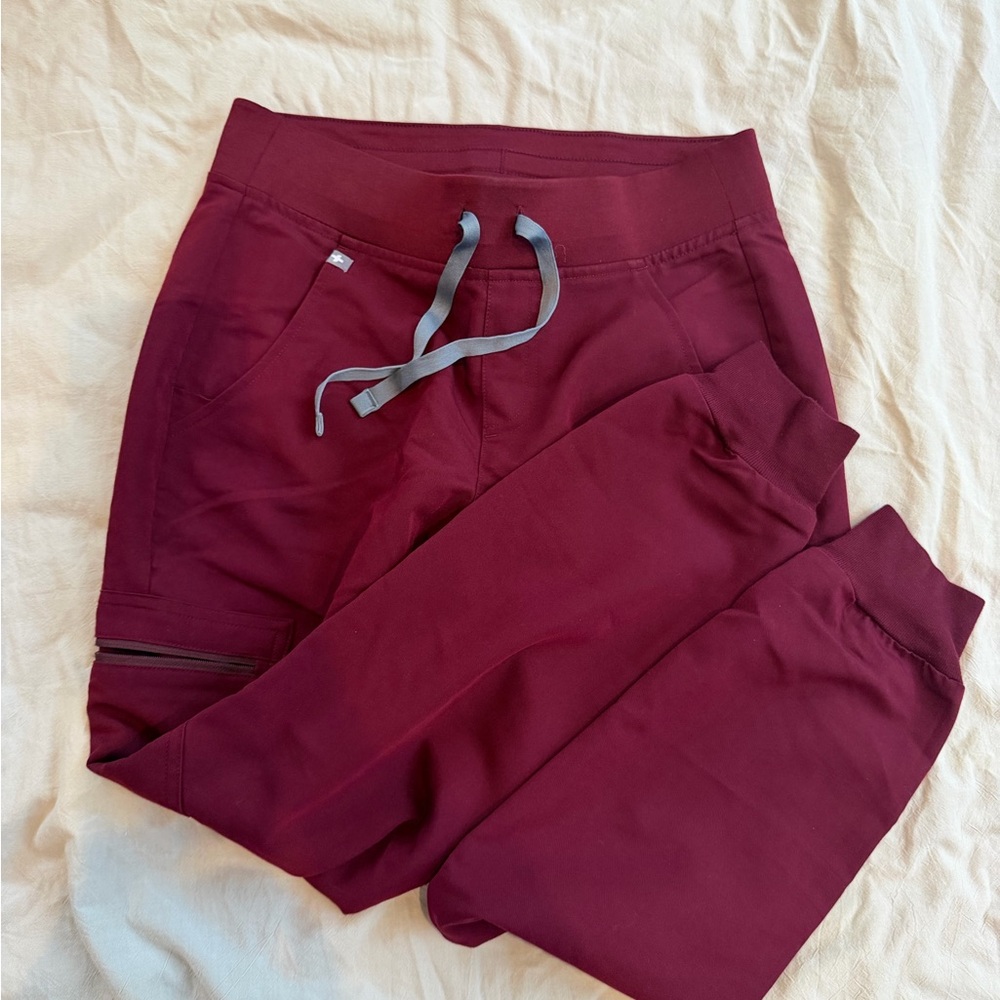Figs zamora jogger XPS burgundy red
